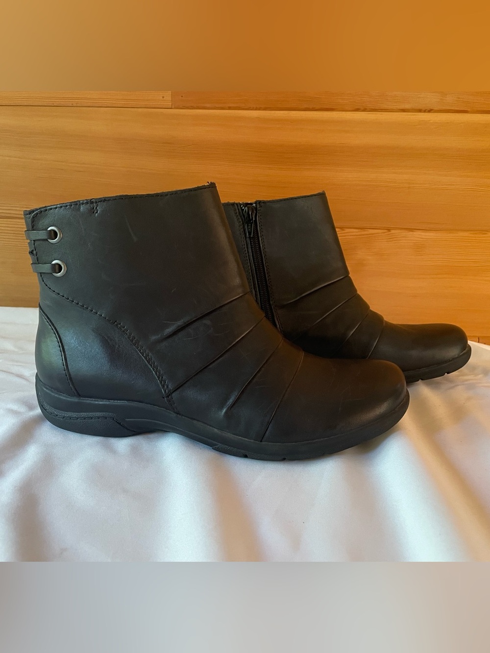 Clark’s Collection Women’s Christine Tilt Black Leather Ankle Boots 10